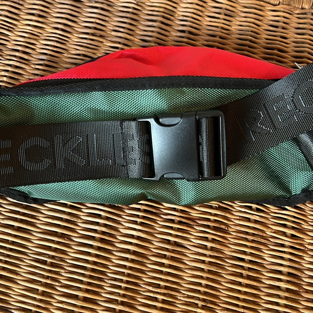 NWT PAC SUN Young & Reckless Sling Bag Fanny-Pack. Black Red & Green Seat-Belt - Picture 3 of 5